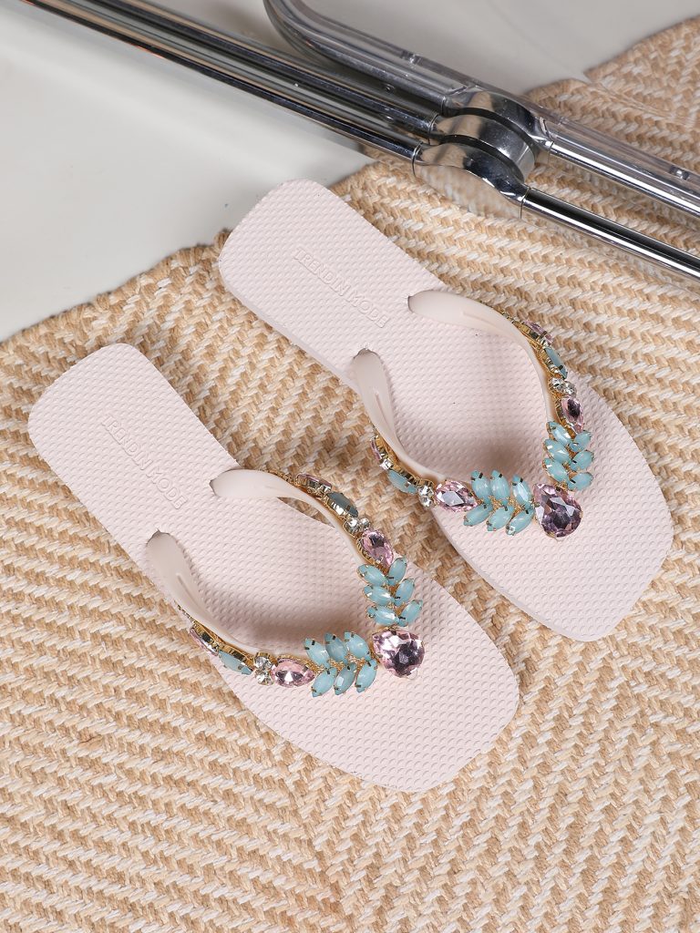 TM251990_SUMMER_WHITE_6